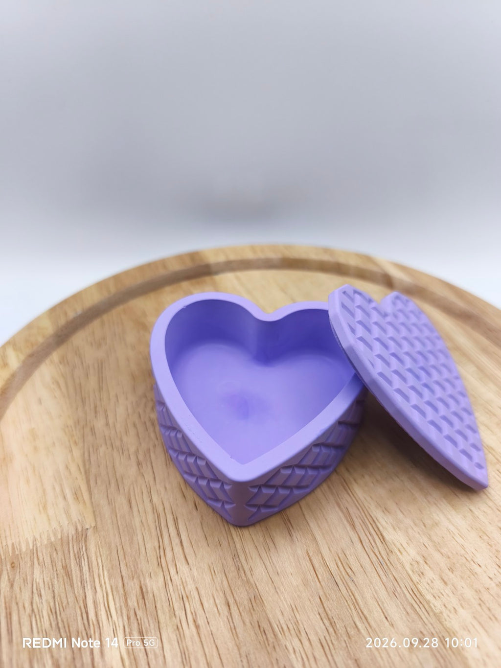 pot cœur violet